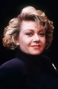 Elaine Paige the singer to appear in the musical Anything Goes January 1989