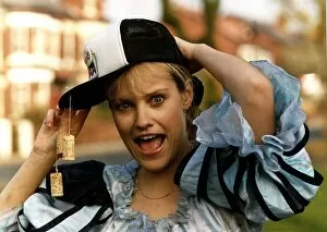 Images Dated 24th November 1988: Elaine Smith Actress - November 1988 Dbase
