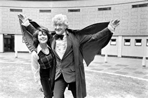 Elisabeth Sladen with Jon Pertwee standing in the courtyard of BBC Television Centre