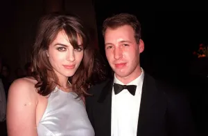 00139 Prints: Elizabeth Hurley actress attends film premiere of the film Extreme Measures in London