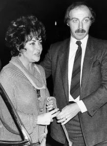 Tops Prints: Elizabeth Taylor actress arrives at her London home in Cheyne Gardens
