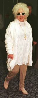 Elizabeth Taylor arrives at Heathrow Airport April 1999 from Los Angeles