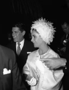 Elizabeth Taylor Oct 1970 attends screening of Cleopatra Dame Elizabeth