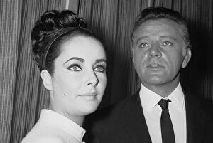 00325 Collection: Elizabeth Taylor and Richard Burton seen here filming the V. I. P