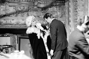 00878 Prints: Elizabeth Taylor and Richard Burton on the television set where Richard is filming a