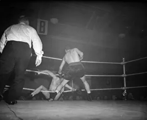 Ellman Staff Photographer Boxing Gerry McDermott v Terry McDonald Terry