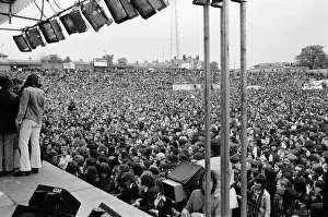 Elton John fans swarm in to Watfords Vicarage Road ground
