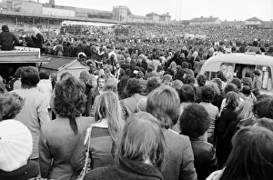 Elton John fans swarm in to Watfords Vicarage Road ground