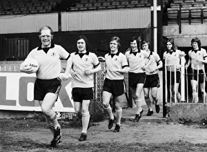 00004 Prints: Elton John superstar leading Watford FC out for training at Vicarage Road