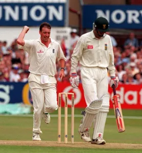 Engand v South Africa Cricket 5th test Aug 1998 Angus Fraser celebrates after