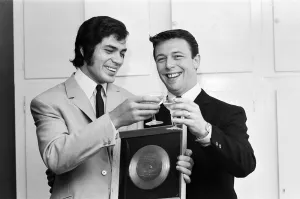 Engelbert Humperdinck receives a god disc at the Decca headquarters in Great Marlborough
