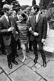 00795 Prints: England footballers Ron Flowers (left) and Gordon Banks pose with actress Vivienne