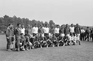 00802 Prints: The England national team squad pose at Lilleshall before a training session in