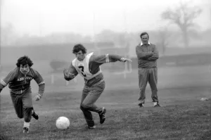 00250 Prints: England team in private training at Arsenals training ground today at Colney