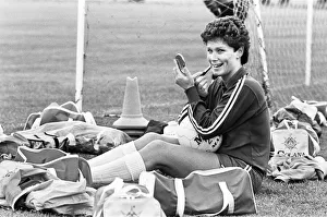 00354 Prints: England Womens Football Team, pictured during training session ahead of their