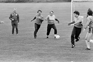 01524 Prints: England Womens Football Team, pictured during training session ahead of their