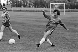01524 Prints: England Womens Football Team, pictured during training session ahead of their
