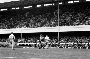 English Division 1. Arsenal 2 v. Stoke 0. September 1980 LF04-25-022