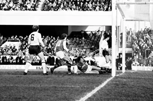 English FA Cup match at Highbury. Arsenal 2 v Bolton Wanderers 1