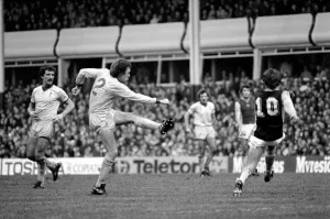 English League Division One match. Aston Villa 0 v Liverpool 3. January 1982 MF05-15-039