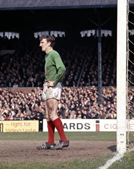 00208 Prints: English League Division One match at Craven Cottage Fulham v Manchester United