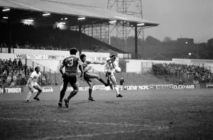 00211 Prints: English League Division Two match. Leeds United 1 v Charlton Athletic 2