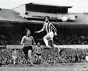Wolverhampton Wanderers Collection: English League Division One match at Molineux. Wolverhampton Wanderers v Stoke City