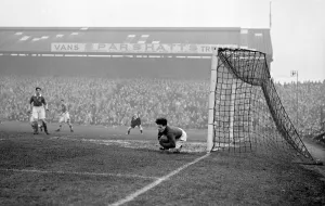English League Division One match. Portsmouth 1 v Liverpool 3