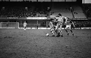00213 Prints: English League Division Two match. Sheffield Wednesday 3 v Luton Town 3