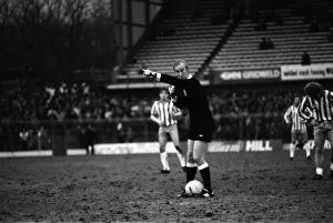 English League Division Two match. Sheffield Wednesday 3 v Luton Town 3