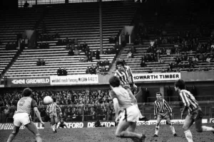 00213 Prints: English League Division Two match. Sheffield Wednesday 3 v Luton Town 3