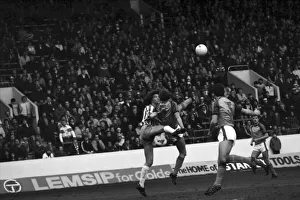 00213 Prints: English League Division Two match. Sheffield Wednesday 3 v Luton Town 3