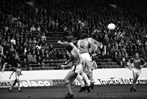 00213 Prints: English League Division Two match. Sheffield Wednesday 3 v Luton Town 3