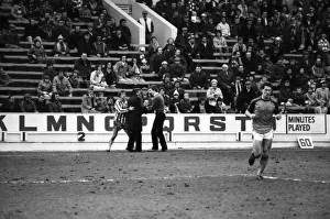 00213 Prints: English League Division Two match. Sheffield Wednesday 3 v Luton Town 3