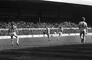 English League Division One match. Stoke City 1 v Liverpool 1. October 1982 MF09-05-177