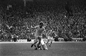English League Division One match. Stoke City 1 v Liverpool 1. October 1982 MF09-05-169