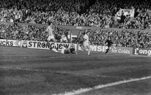 English League Division One match. Stoke City 1 v Liverpool 1. October 1982 MF09-05-021