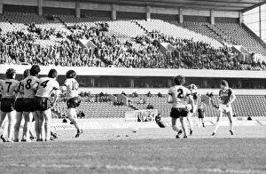 English League Division One match. Wolverhampton Wanderers 0 v Everton 3