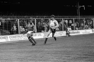 00935 Prints: English League Division Two Reading 2 -2 Portsmouth match held at Elm Park