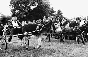 Images Dated 9th June 1971: Enoch Powell Conservative MP trap racing 1971