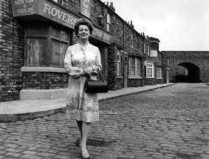 Cobbles Prints: Entertainment: Actress Jean Alexander on the set of the soap scenes Coronation street