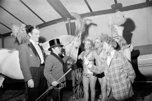 00027 Prints: Entertainment Circus Children: 10 year old David Hibling