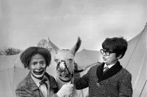 00498 Prints: Entertainment Circus Children: 10 year old David Hibling