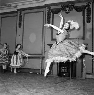 Entertainment: Dance Ballet. Members of the new theatre arts Ballet at their dress