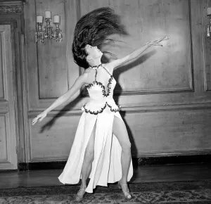 Entertainment Dance. Miss Jadin Wong is a Chinese dancer now playing at the Savoy Hotel