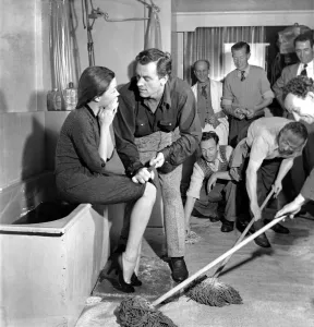 Bathroom Prints: Entertainment Films: Gloria Grahame and John Ireland in a scene from the film