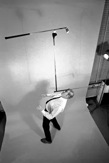 Entertainment: Juggling: Juggler Rob Murray doing his thing with three golf clubs