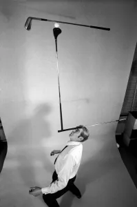 Entertainment: Juggling: Juggler Rob Murray doing his thing with three golf clubs