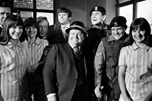 00043 Prints: Entertainment: Television: Harry Secombe and troop for a Christmas television show