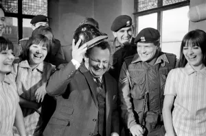 00044 Prints: Entertainment: Television: Harry Secombe and troop for a Christmas television show